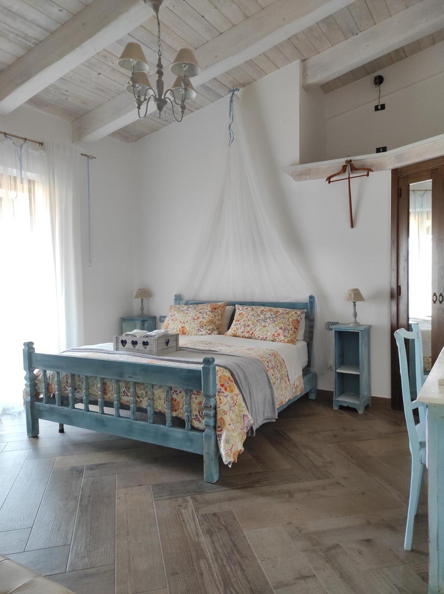 ميركاتو سان سيفيرينو Caledonia B&B المظهر الخارجي الصورة