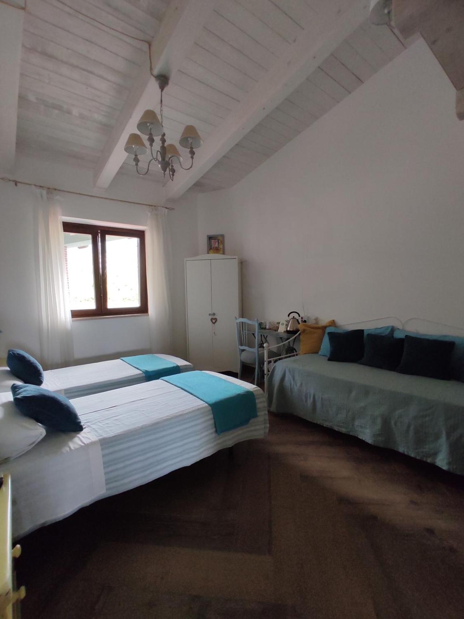ميركاتو سان سيفيرينو Caledonia B&B المظهر الخارجي الصورة